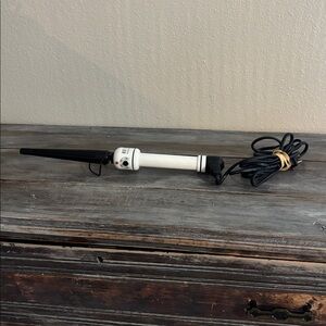 Hot Tools Professional Curling Wand - Black and White works perfectly